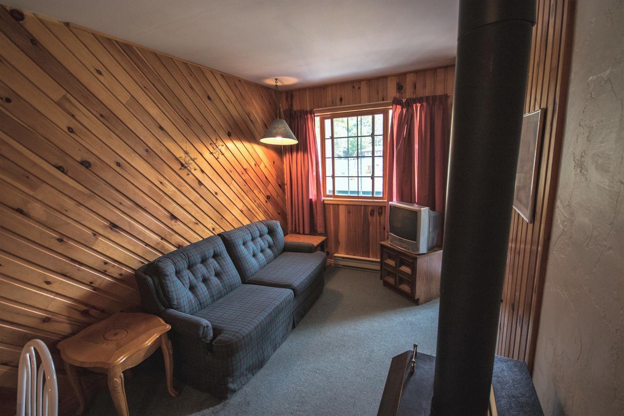 High Falls Bay Cottages, Camping & Waterpark Bracebridge Exterior foto