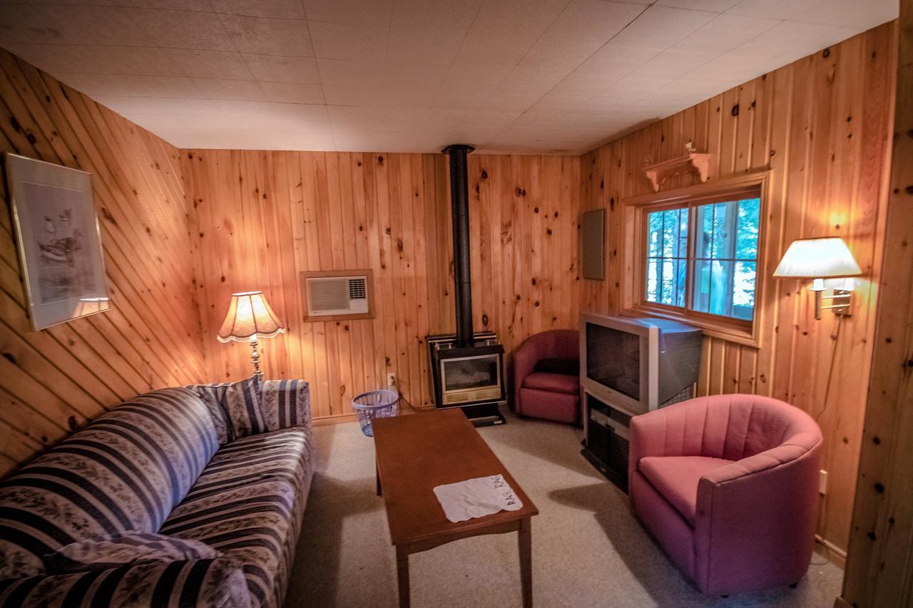 High Falls Bay Cottages, Camping & Waterpark Bracebridge Exterior foto
